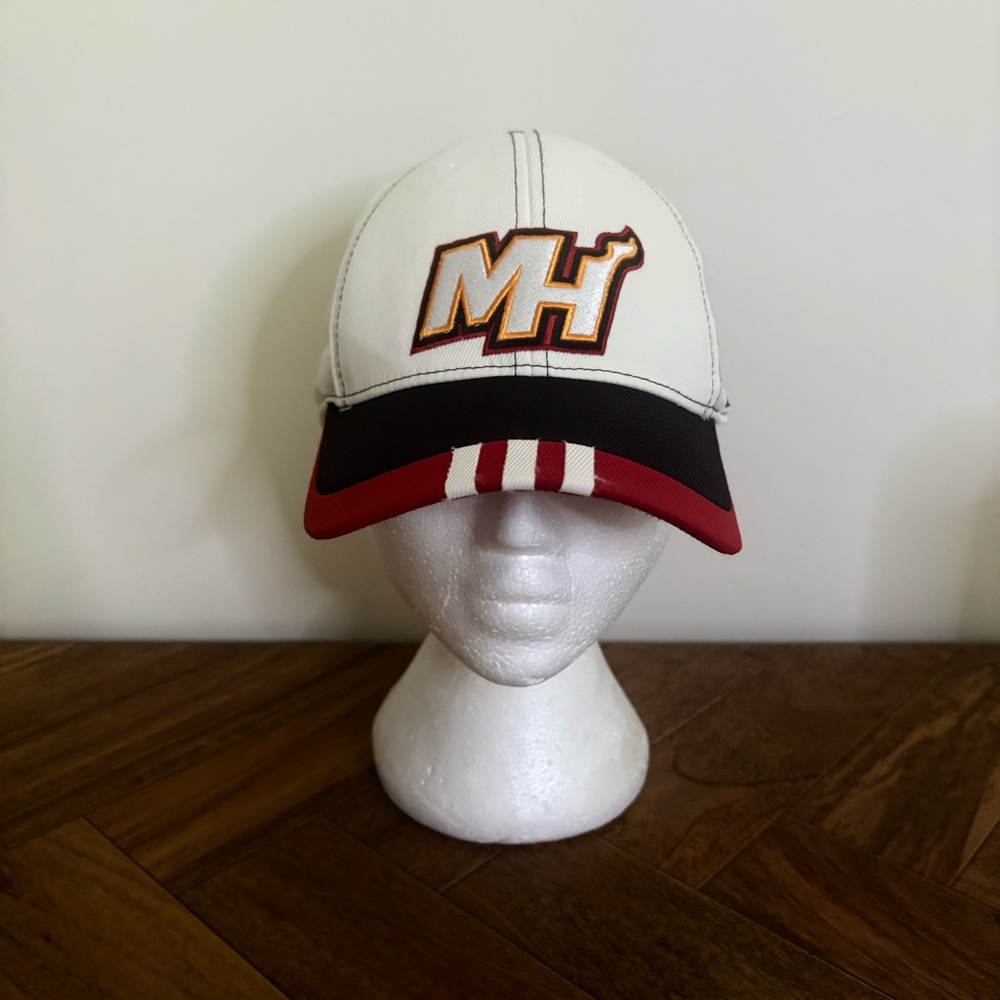 Adidas White and Black Hat with Bold Design NBA Miami Heat Hat Basketball fan